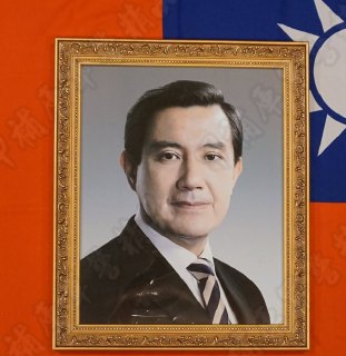 [photo](media:AgADBQADC6kxGxuiuFeAXB_SNRc7cPOCAjMABAEAAwIAA20AA_zQAQABFgQ@telegram)