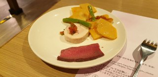 [photo](media:AgADBQADXKkxG13_yFaZOnP5GDVmY9N0-TIABAEAAwIAA20AA15TAgABFgQ@telegram)