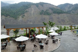 [photo](media:AgADBQADXakxG3CzMFTIXE2z5Fc5Iw0hGzMABAEAAwIAA20AA-IQAgABFgQ@telegram)