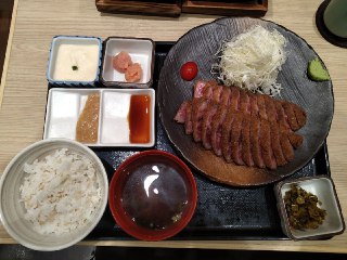 [photo](media:AgADBQADzKkxG34HCFVH0Wm5WGtX1fSCAjMABAEAAwIAA20AA3FoAwABFgQ@telegram)